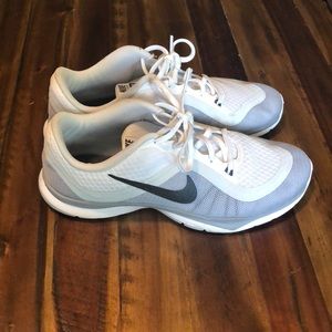 White Nike Flex TR6 Tennis Shoes
